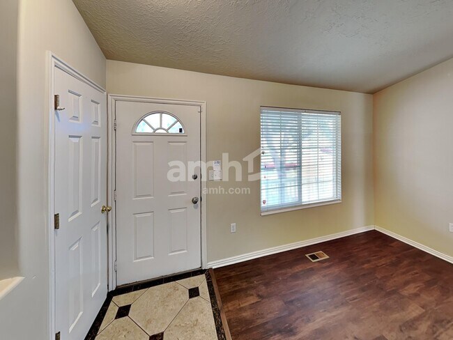 Building Photo - 143 N 700 W