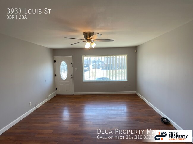 Building Photo - 3 Bedroom House
