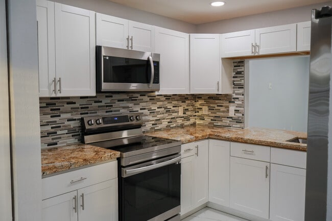 Building Photo - 5266 Gate Lake Rd