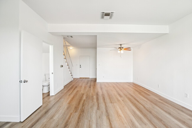 Building Photo - 3614 Empire Dr