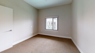 Interior Photo - Channel Mission Bay