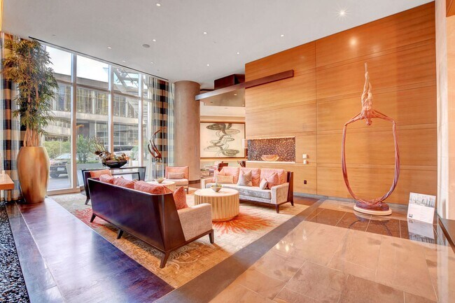 Foto del edificio - Stunning North Strip/City views from this UNFURNISHED 1+Den/1.5ba residence.