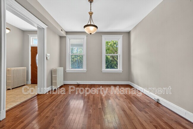Foto del edificio - 3523 Warder St NW