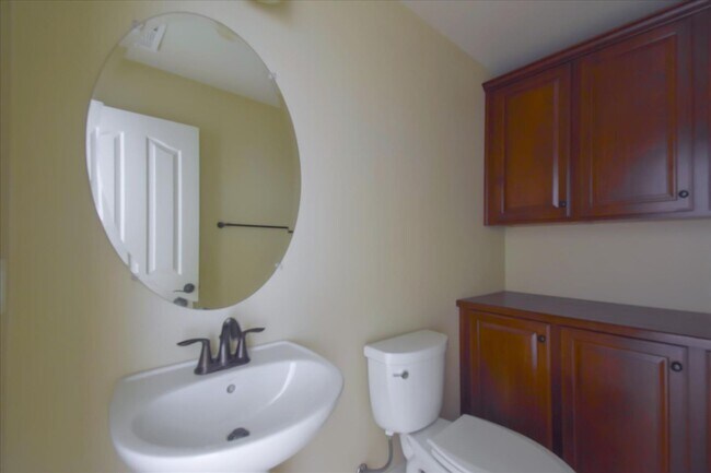 Building Photo - LUXURIOUS FORMER MODEL HOME IN TOSCANA SEC...