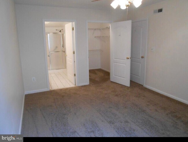 Foto del edificio - 1225 Norwalk Rd