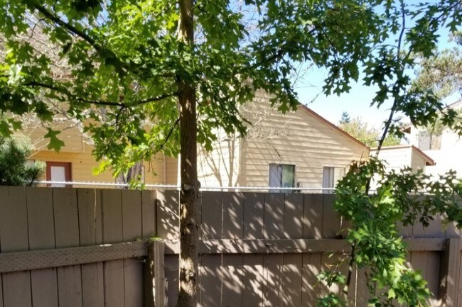 Foto del edificio - 3324 NE Lancaster St