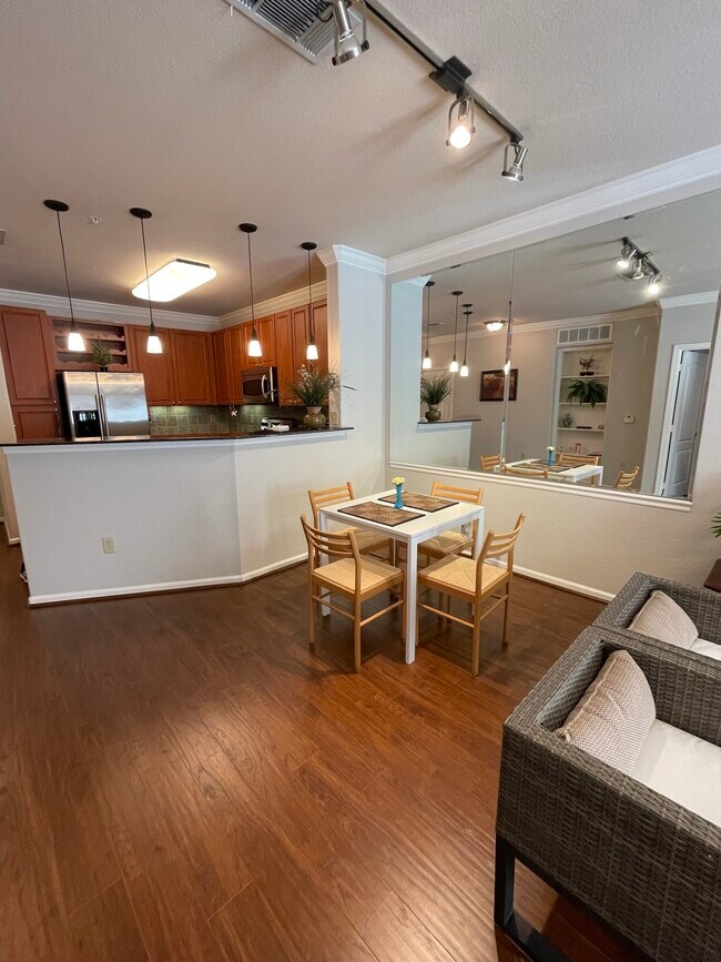 Building Photo - 1711 Old Spanish Trl