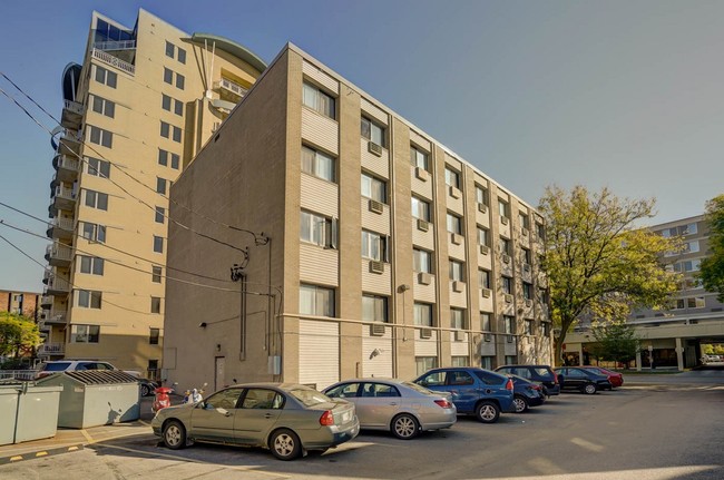 Building Photo - University Square Apartments