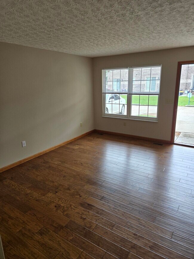 Foto del edificio - 1757 N Keebler Ave