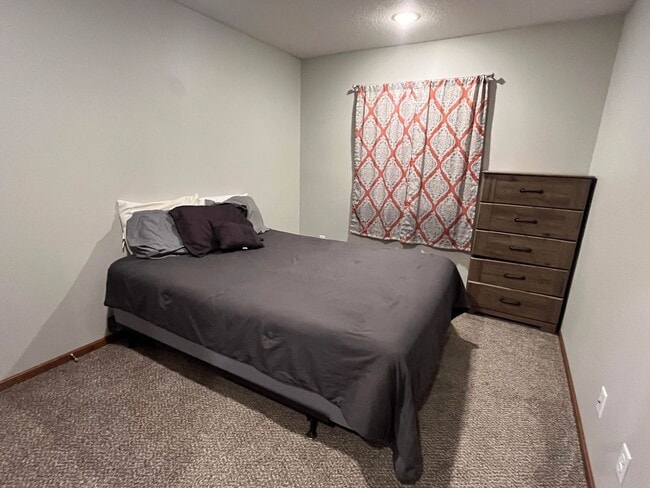 Building Photo - 613 Sheldon St