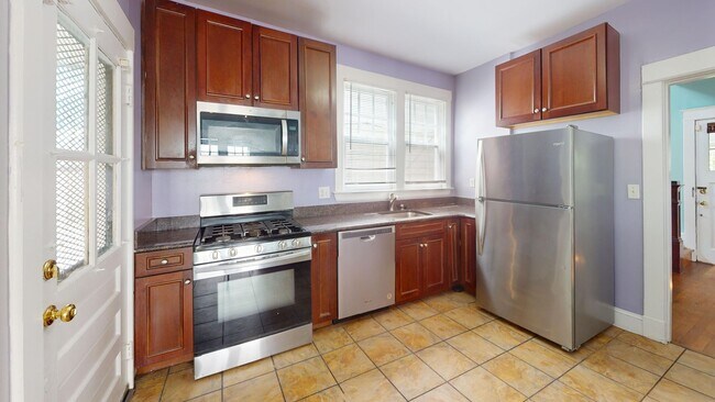 Foto del edificio - Brookland Three Bedroom House Available fo...