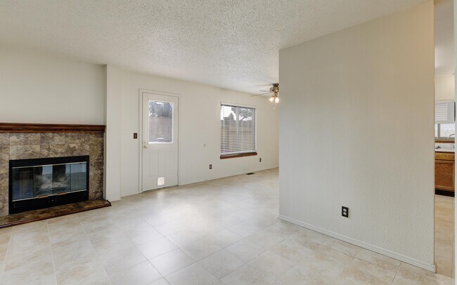 Building Photo - 5095 Stillwater Dr