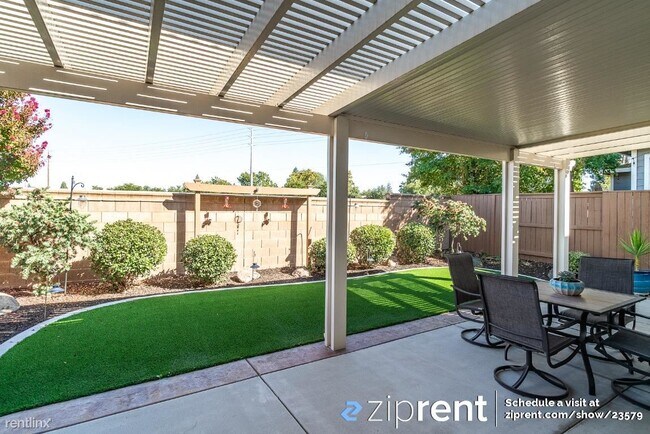 Building Photo - 3 br, 2.5 bath House - 1977 Ellesmere Loop...