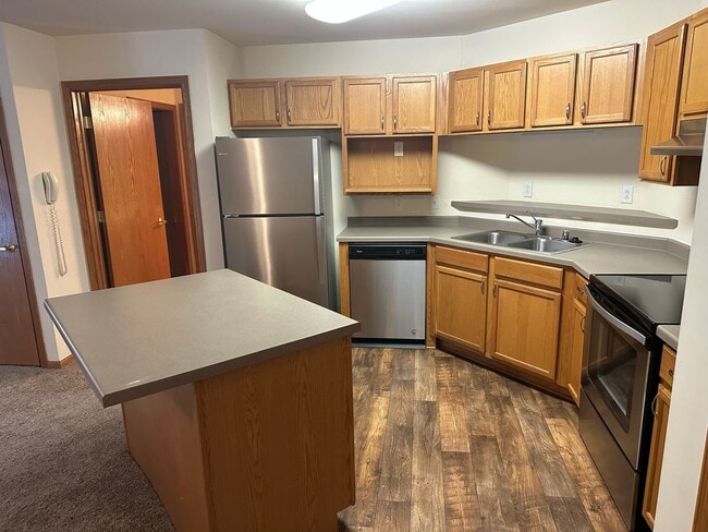 Building Photo - Door Creek Apartments