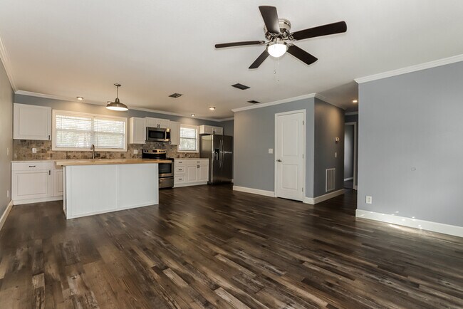 Foto del edificio - 1209 NE 6th Ct