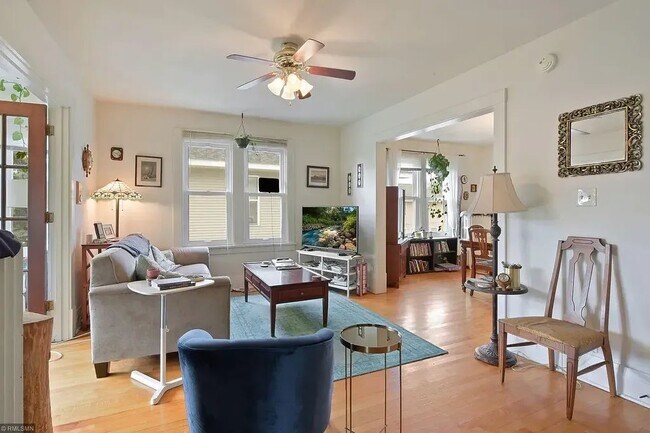 Foto del edificio - 2748 Aldrich Ave S
