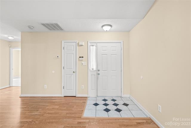 Building Photo - 7546 Starvalley Dr