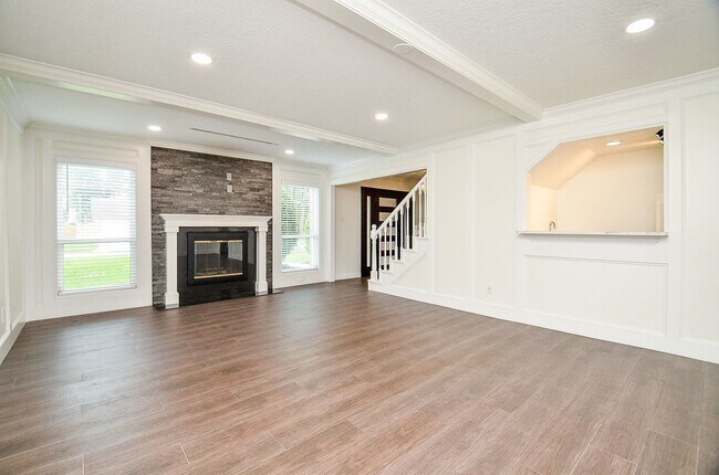 Foto del edificio - 15614 Dawnbrook Dr