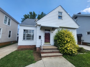 Building Photo - 5618 Merkle Ave