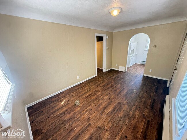 Foto del edificio - 1403 W Lincoln Ave
