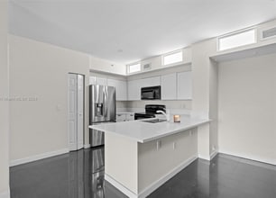 Building Photo - 2200 E Preserve Way