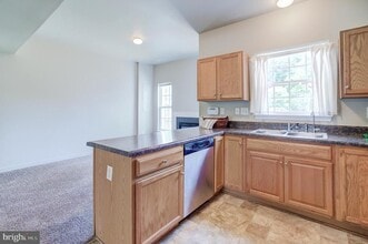 Building Photo - 6716 N Grand Brook Cir