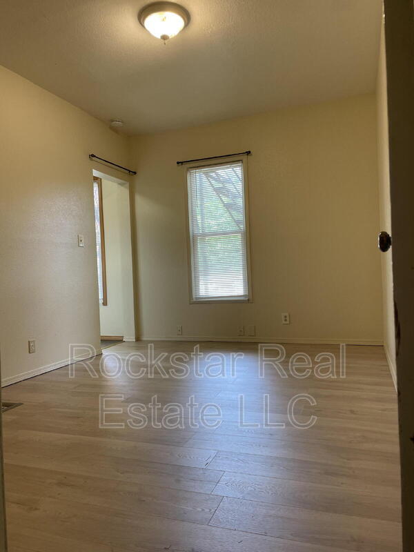Foto del edificio - 1420 E 16th Ave