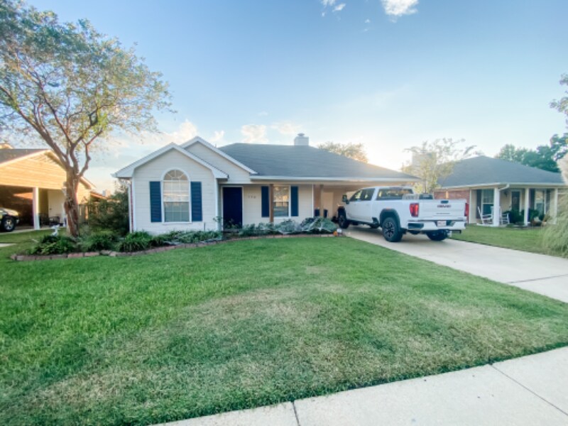 Primary Photo - 550 Mockingbird Cir