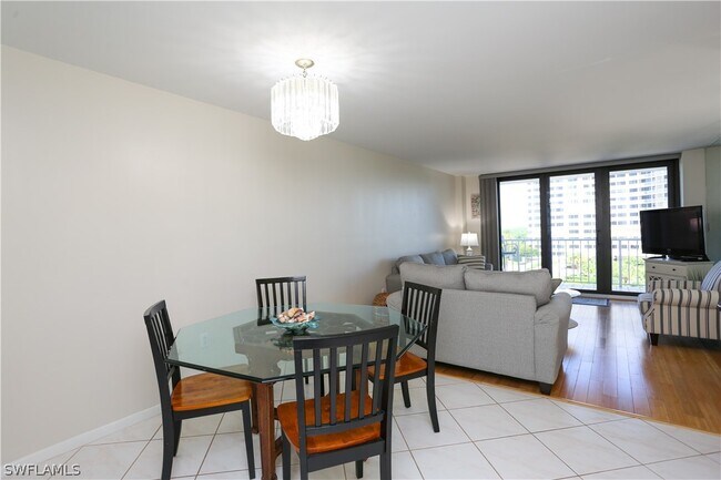Building Photo - 320 Seaview Ct