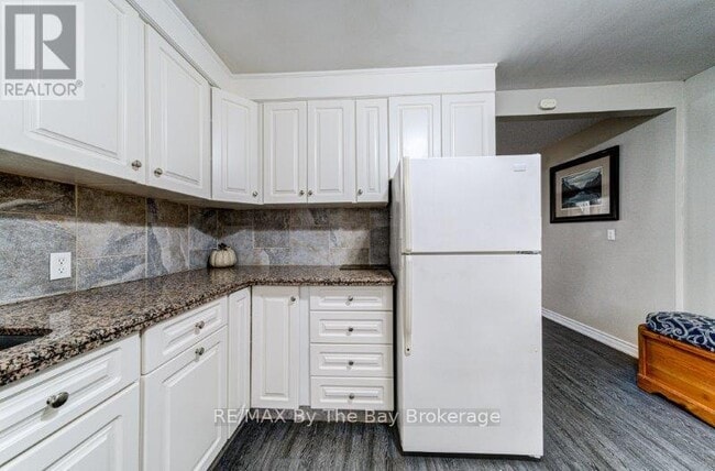 Building Photo - 1239 Mosley St