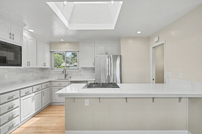 Foto del edificio - 662 McCarty Ave
