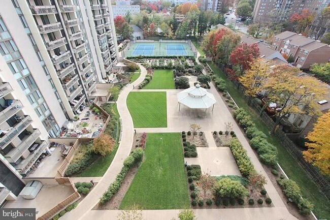 Foto del edificio - 5300 Holmes Run Pkwy