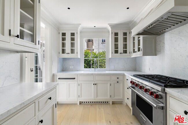 Foto del edificio - 152 S Camden Dr