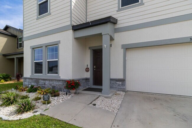 Building Photo - 35524 Eastbrook Ave