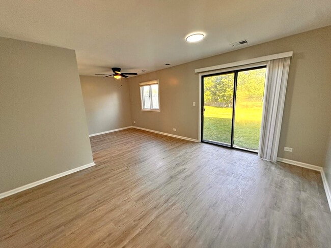 Building Photo - 940 Sandpiper Ct