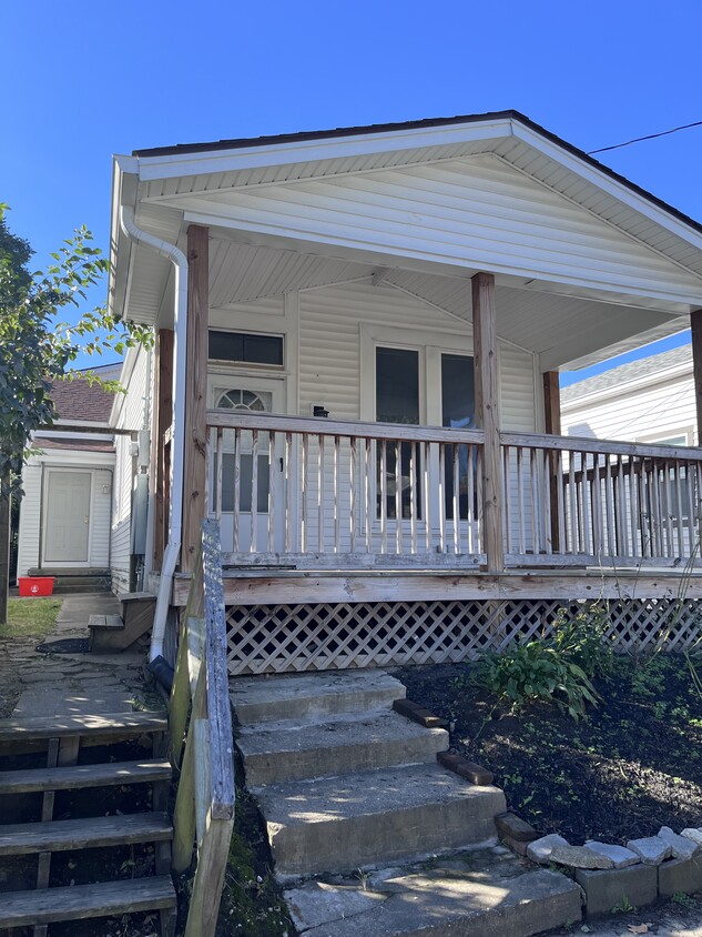Primary Photo - 934 E Saint Catherine St