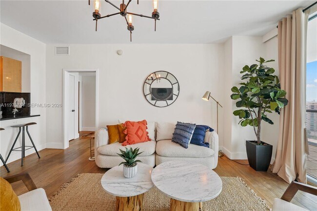 Foto del edificio - 6799 Collins Ave