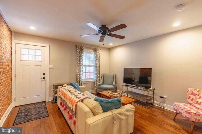 Foto del edificio - 216 W Lafayette St