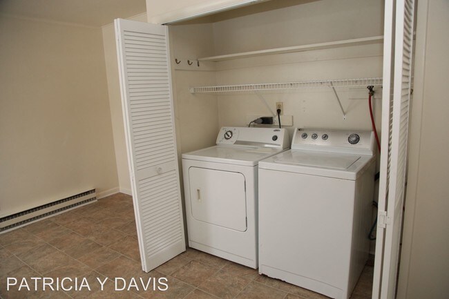 Building Photo - 311 E Central Ave