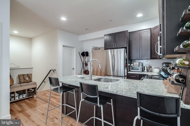 Foto del edificio - 1242 Point Breeze Ave