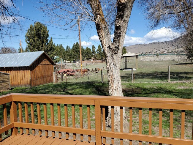 Foto del edificio - 5529 Shasta Way