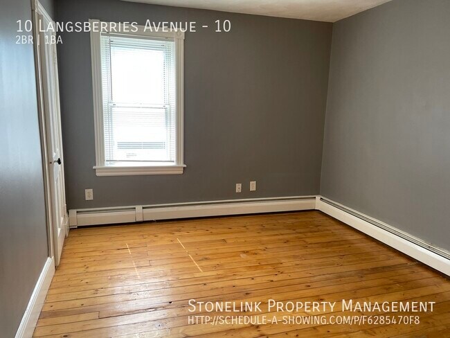 Building Photo - 10 Langsberries Ave