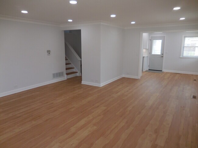 Foto del edificio - 1031 N Wilshire Ln