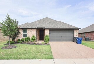 Building Photo - 4012 Mockingbird Ln