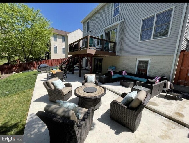 Building Photo - 8802 Copper Leaf Way