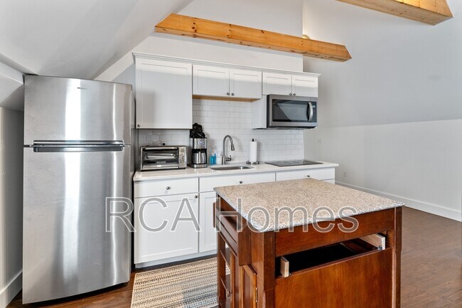 Foto del edificio - 6116.5 Guilford Ave