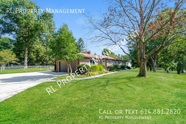 Building Photo - Beautiful 4 bedroom 2 bathroom home in cen...