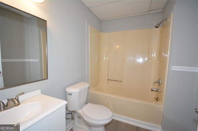 Building Photo - 5562 Concord Cir