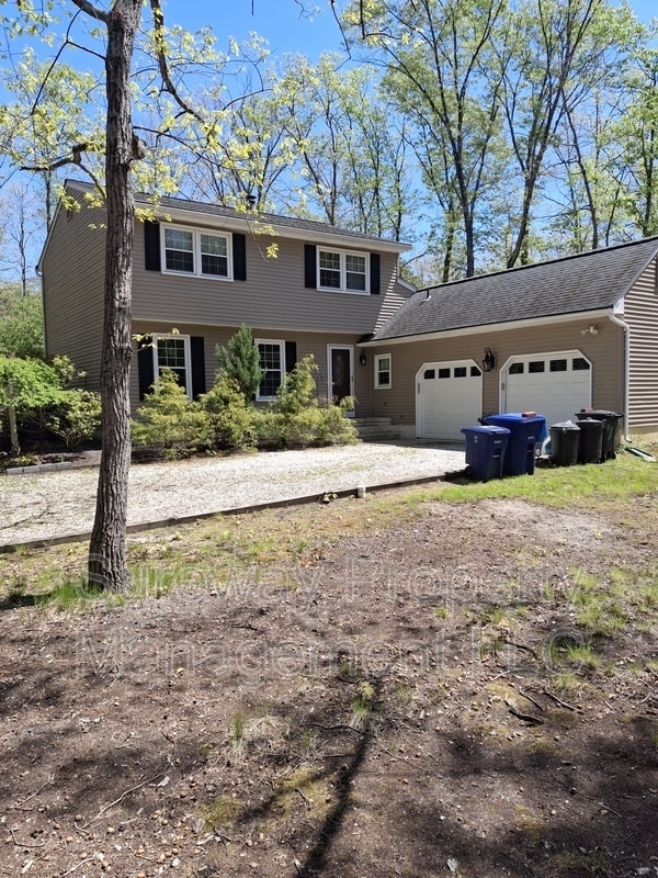 Building Photo - 44 Red Oak Dr