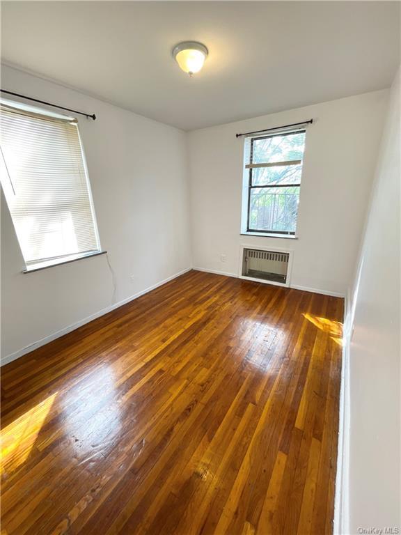 Building Photo - 707 E 189th St